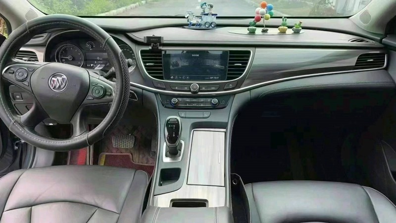 东莞21年别克君越5