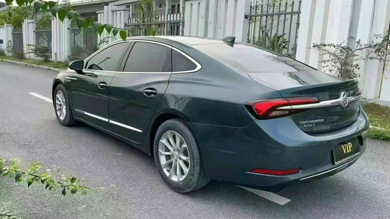 东莞21年别克君越8