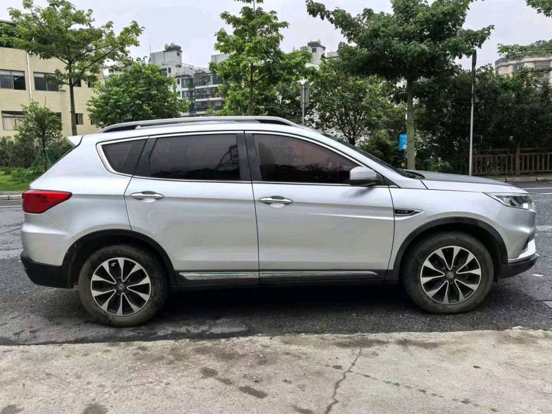 广州17年东风风度4