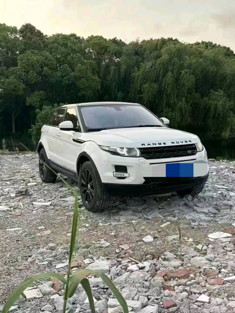 紹興16年路虎極光2