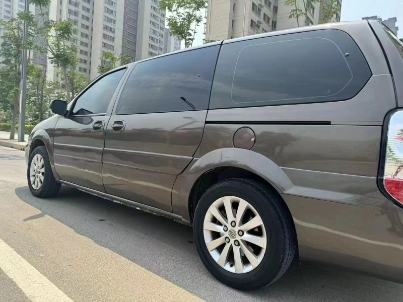 菏泽13年别克GL82