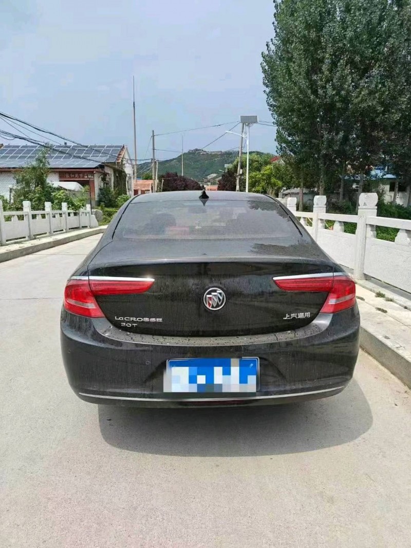 烟台19年别克君越6