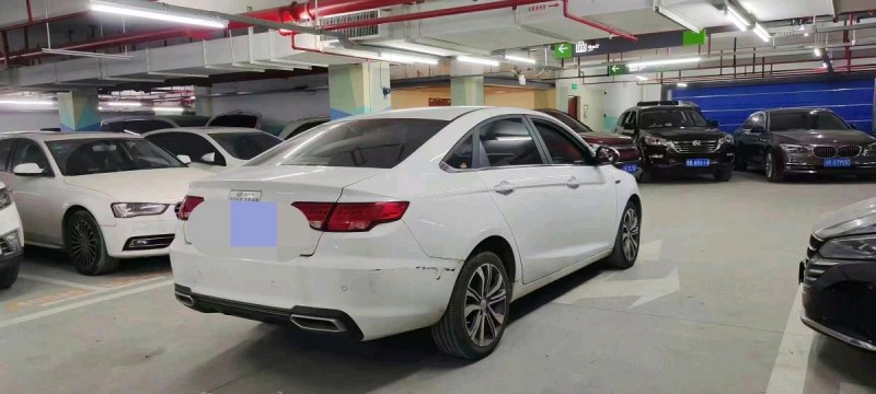 重庆18年吉利帝豪GL4