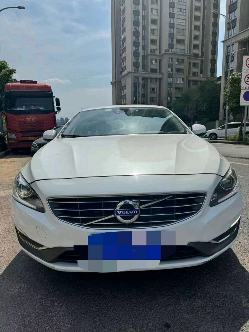 重庆16年沃尔沃S60L1
