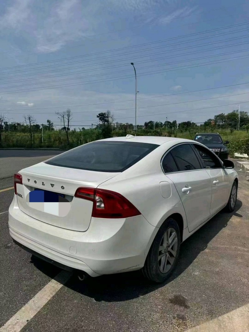 重庆16年沃尔沃S60L4