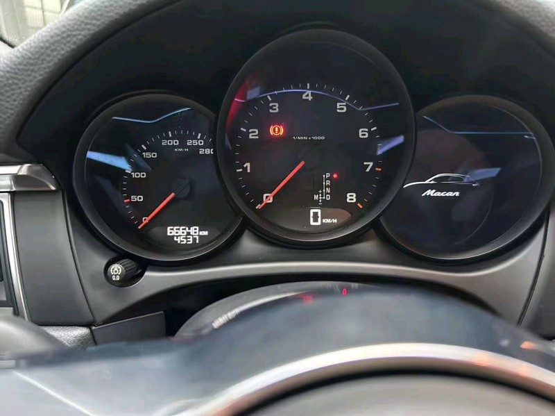 珠海15年保時捷Macan4