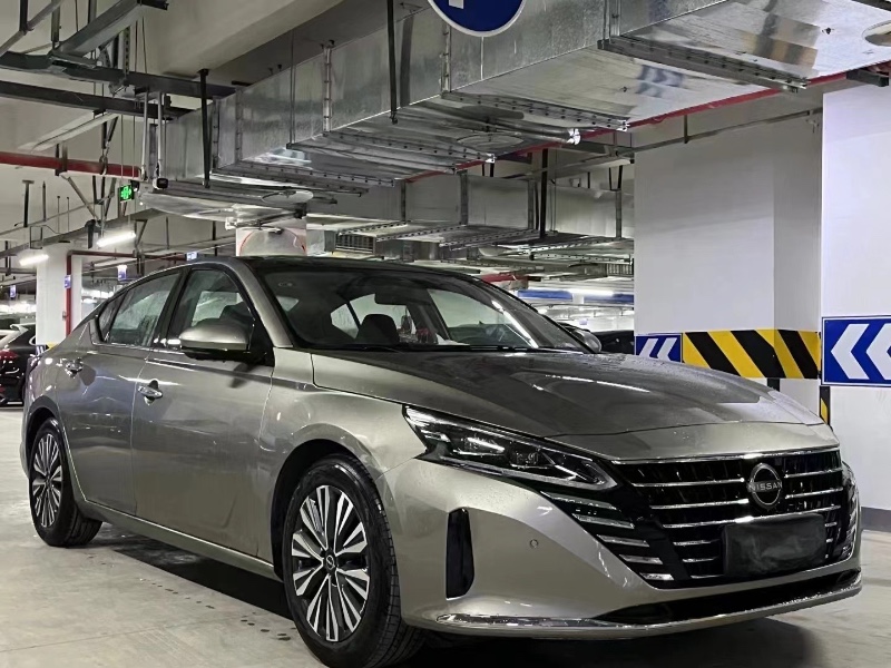 成都24年日产天籁3