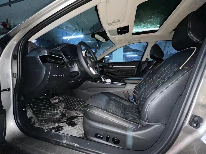 成都24年日产天籁4