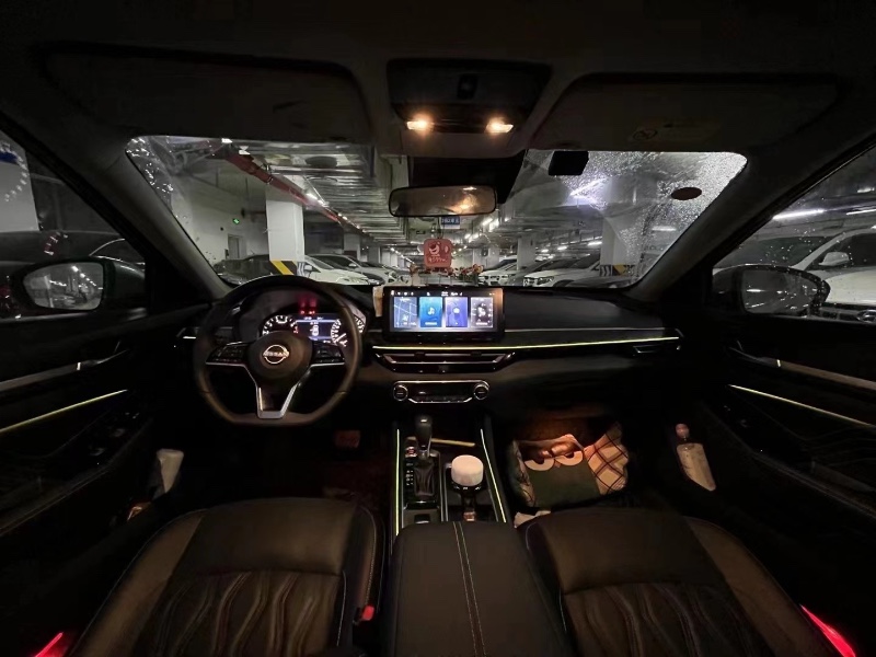 成都24年日产天籁5