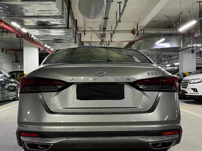 成都24年日产天籁9