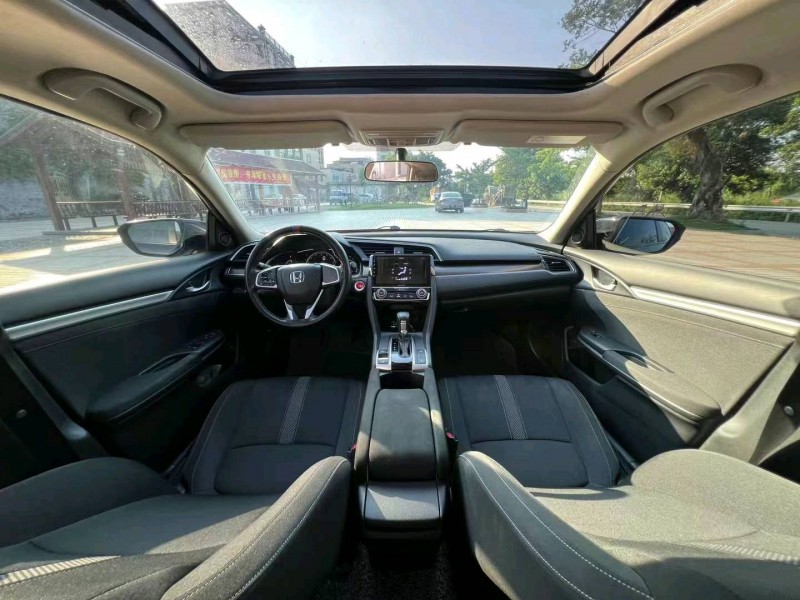 汕头22年本田思域7