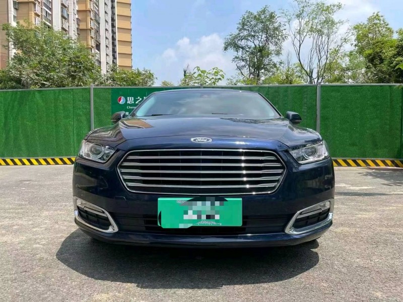 成都16年福特金牛座1