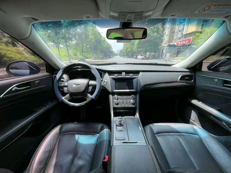 成都16年福特金牛座4