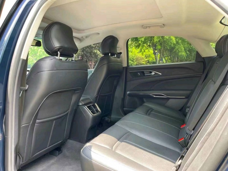 成都16年福特金牛座6