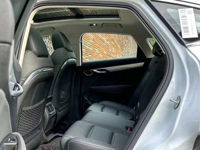 深圳20年吉利星越4