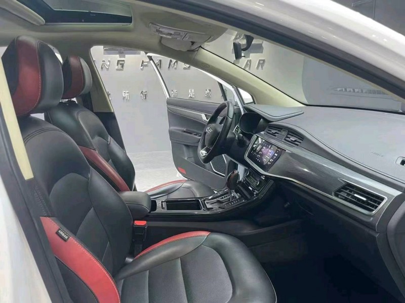 成都21年吉利帝豪GS5