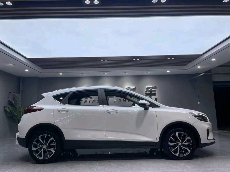 成都21年吉利帝豪GS8