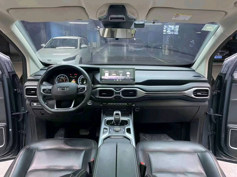 成都20年吉利豪越3