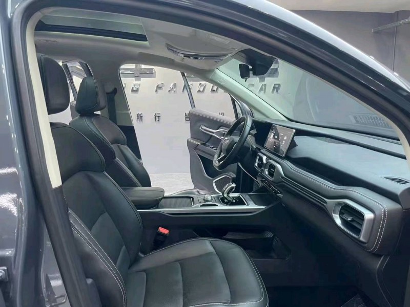 成都20年吉利豪越4