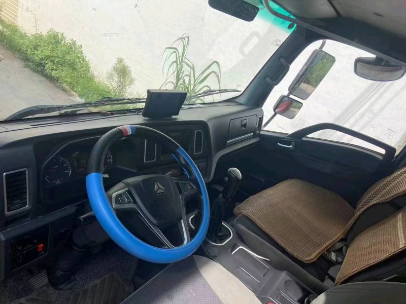 廣州22年卡車系列重汽豪沃5