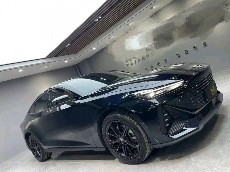 成都23年长安汽车UNI-V3