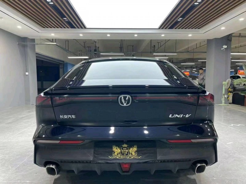 成都23年长安汽车UNI-V5