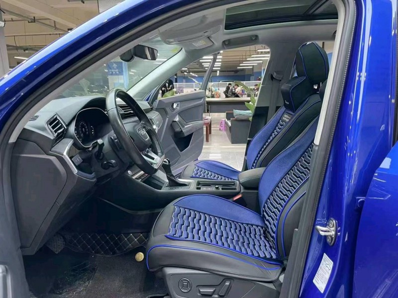 成都20年奥迪Q38