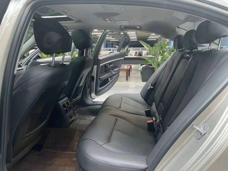 成都18年宝马3系6