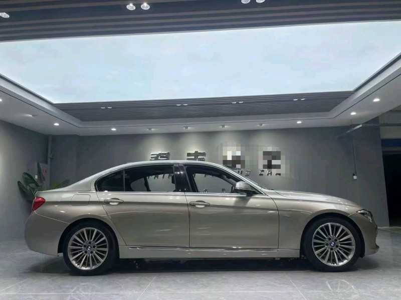 成都18年宝马3系8