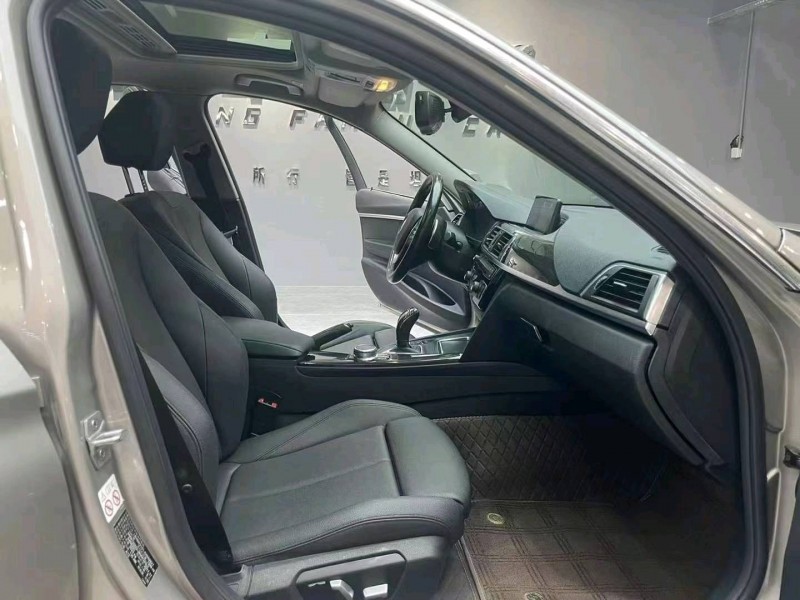 成都18年宝马3系9