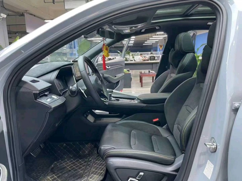 成都24年吉利星瑞5