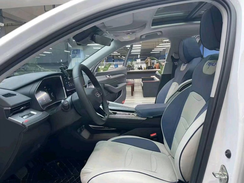 成都23年吉利星瑞4