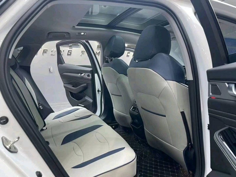 成都23年吉利星瑞7