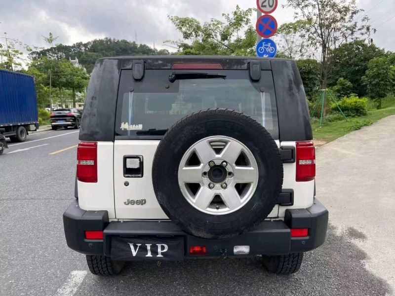 廣州15年北京BJ405