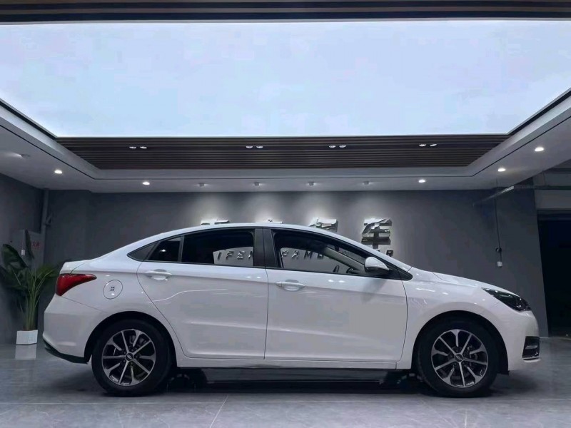 成都22年奇瑞艾瑞泽58