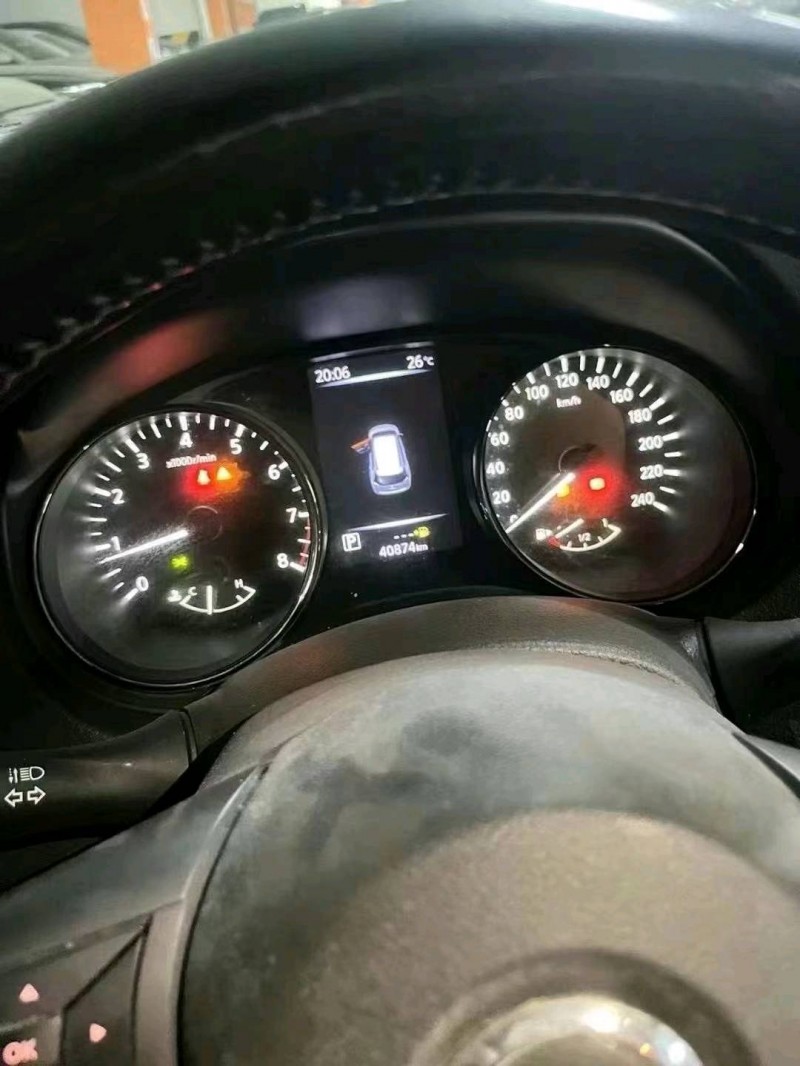 瀘州21年日產奇駿2
