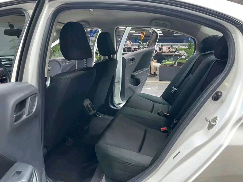 成都18年本田锋范6