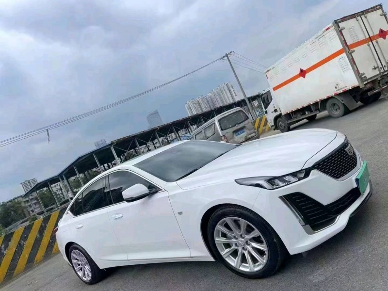 成都21年凯迪拉克CT52