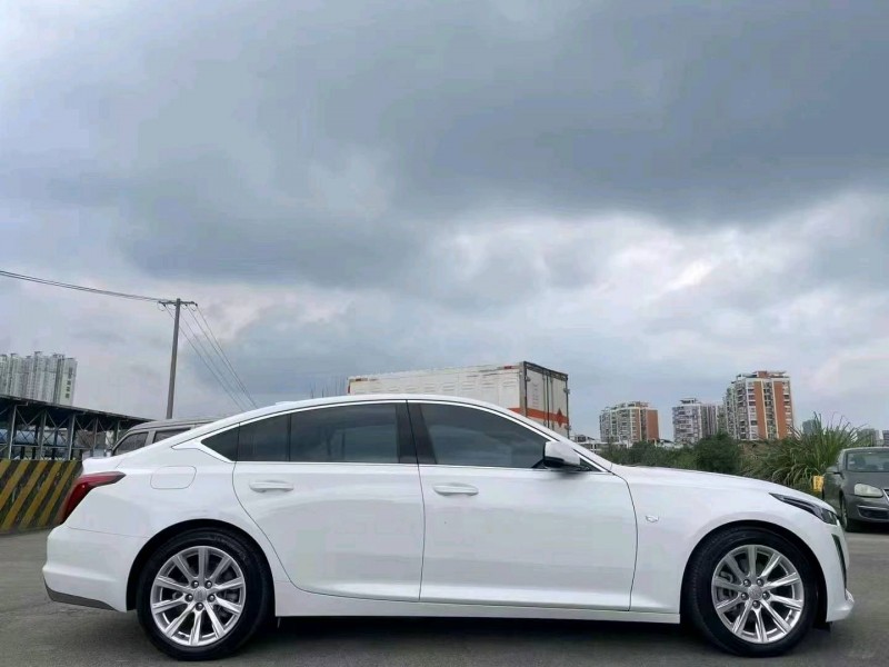 成都21年凯迪拉克CT57