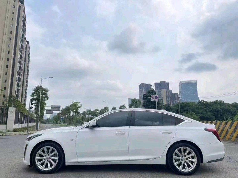 成都21年凯迪拉克CT59