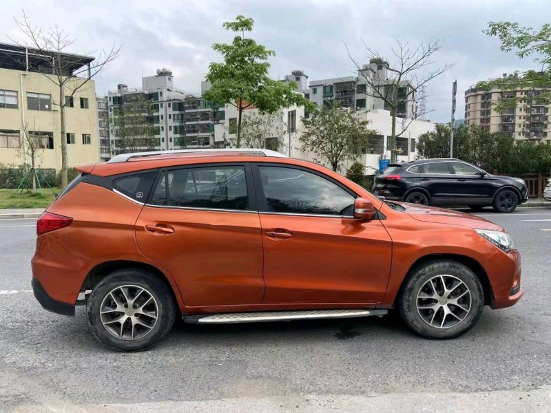 广州16年比亚迪宋4