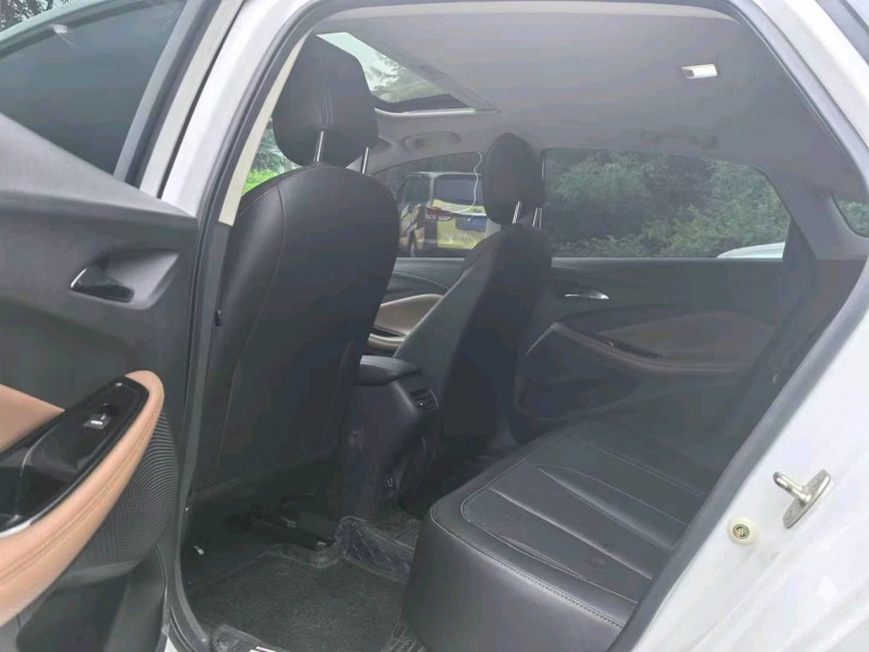 广州21年别克威朗8