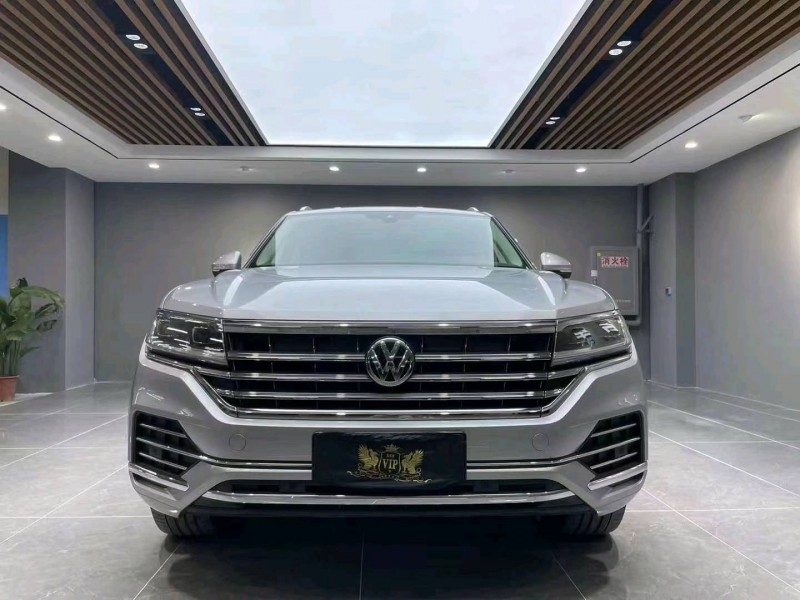 成都19年大众途锐1