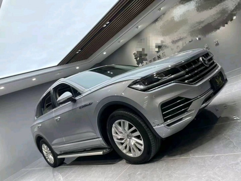 成都19年大众途锐2