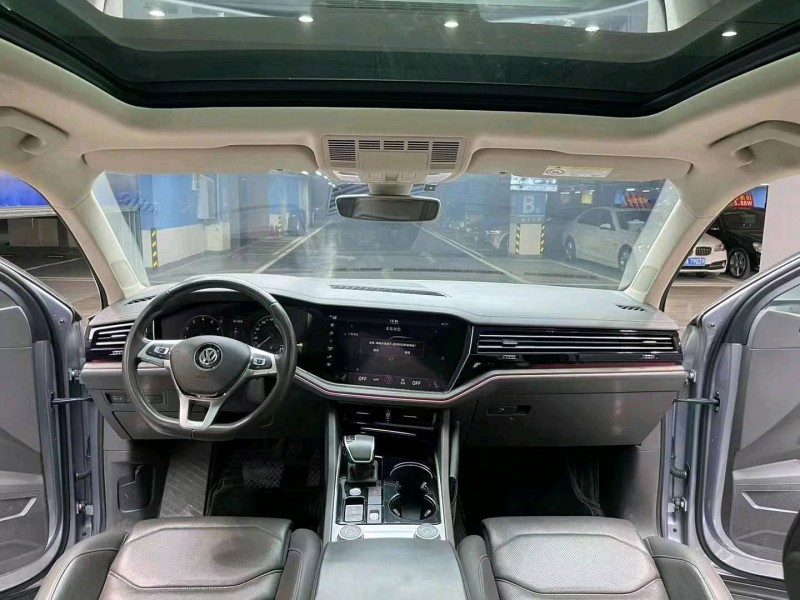 成都19年大众途锐4