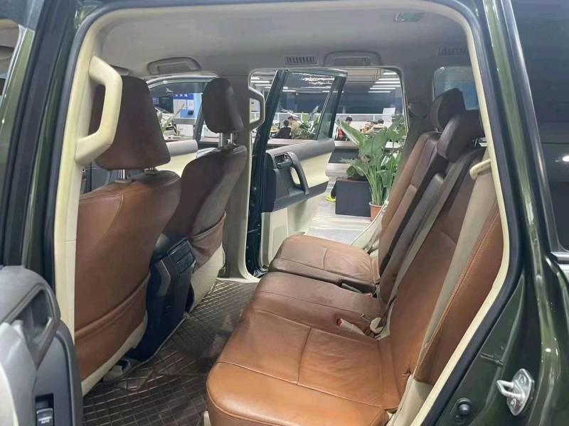 成都14年丰田普拉多4