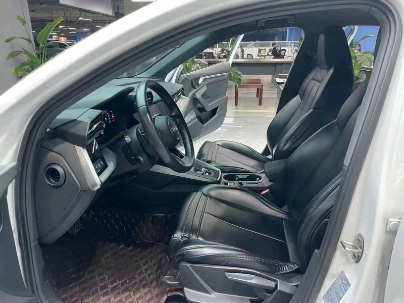 成都22年奥迪A35