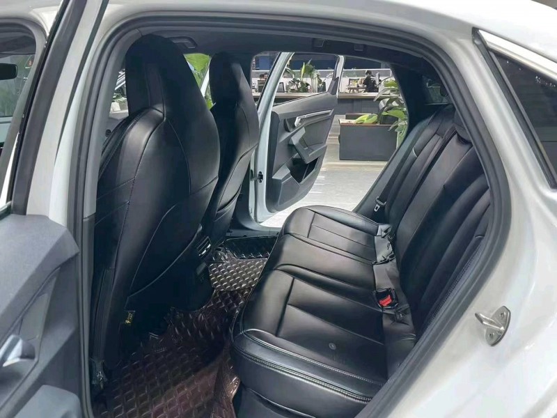 成都22年奥迪A36