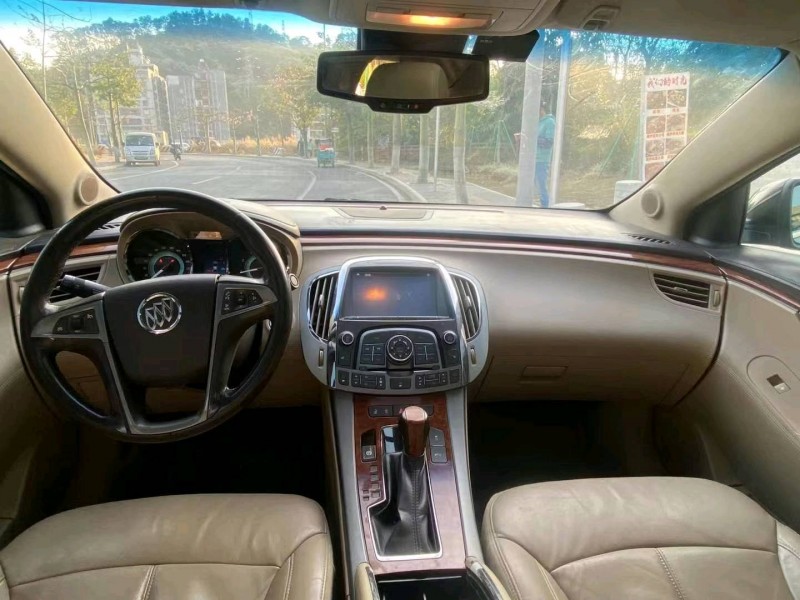 广州13年别克君越9