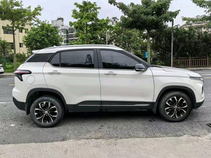 廣州18年寶駿5102